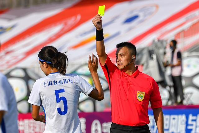 塔图姆31+8利拉德32分 凯尔特人险胜雄鹿7连胜